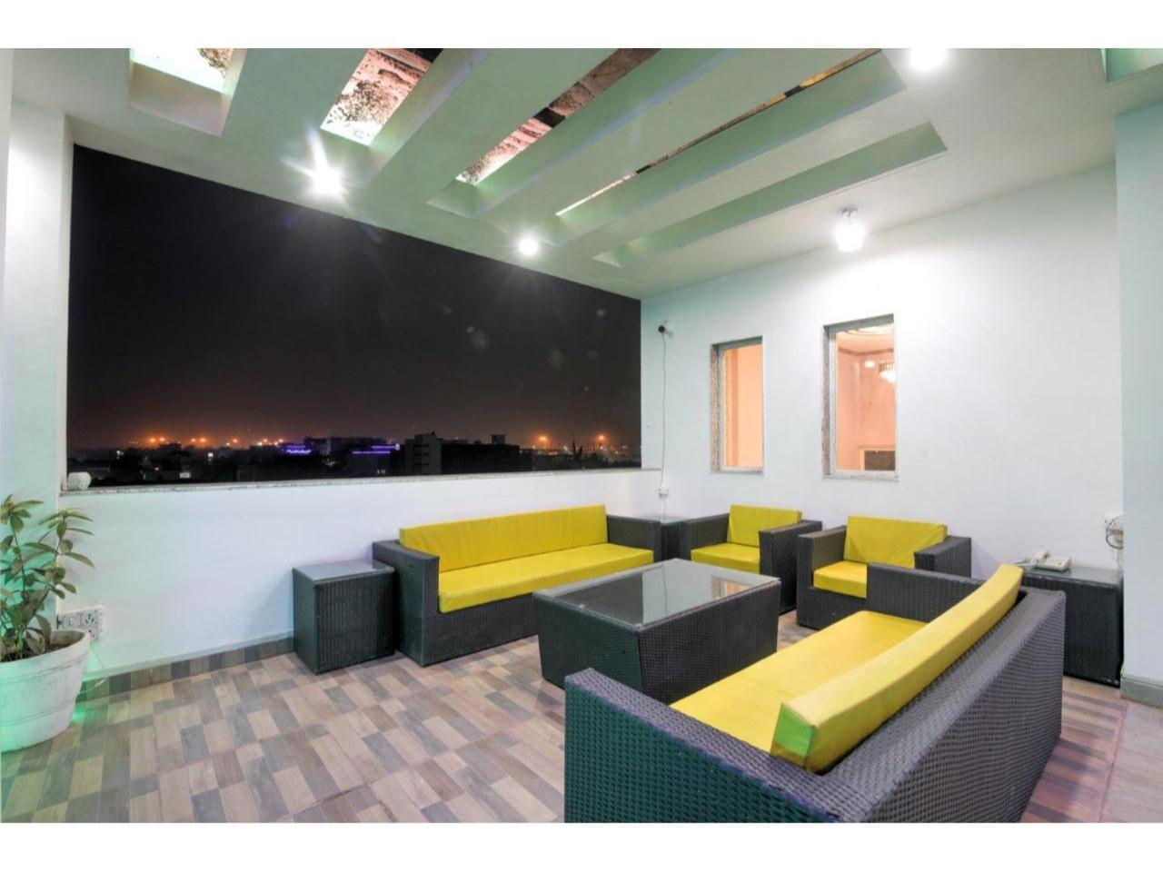 Bed and Breakfast Kusum House à Greater Noida Extérieur photo